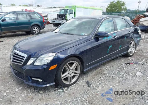 2011 Mercedes-Benz E 350 4Matic z USA, uszkodzony, nr VIN WDDHF8HB8BA351957